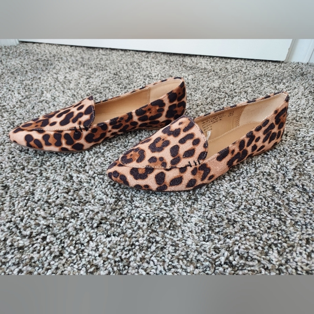 Time And Tru womens leopard print flat shoes
